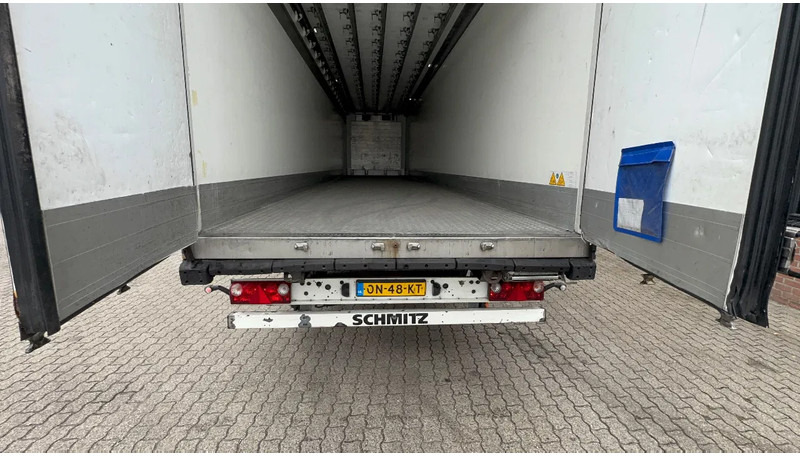Schmitz Cargobull SKO 24 5x Meatrails Rohrbahnen Fleisch Carrier Vector 1950MT - Gjysmë rimorkio izotermike: foto 5 Schmitz Cargobull SKO 24 5x Meatrails Rohrbahnen Fleisch Carrier Vector 1950MT - Gjysmë rimorkio izotermike: foto 5