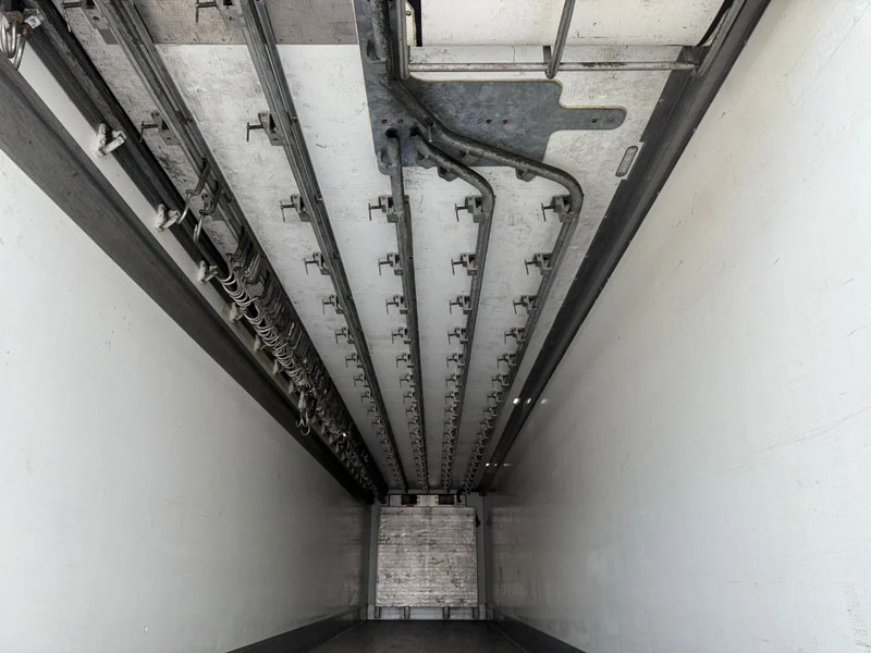 Schmitz Cargobull SKO 24 5x Meatrails Rohrbahnen Fleisch Carrier Vector 1950MT - Gjysmë rimorkio izotermike: foto 4 Schmitz Cargobull SKO 24 5x Meatrails Rohrbahnen Fleisch Carrier Vector 1950MT - Gjysmë rimorkio izotermike: foto 4