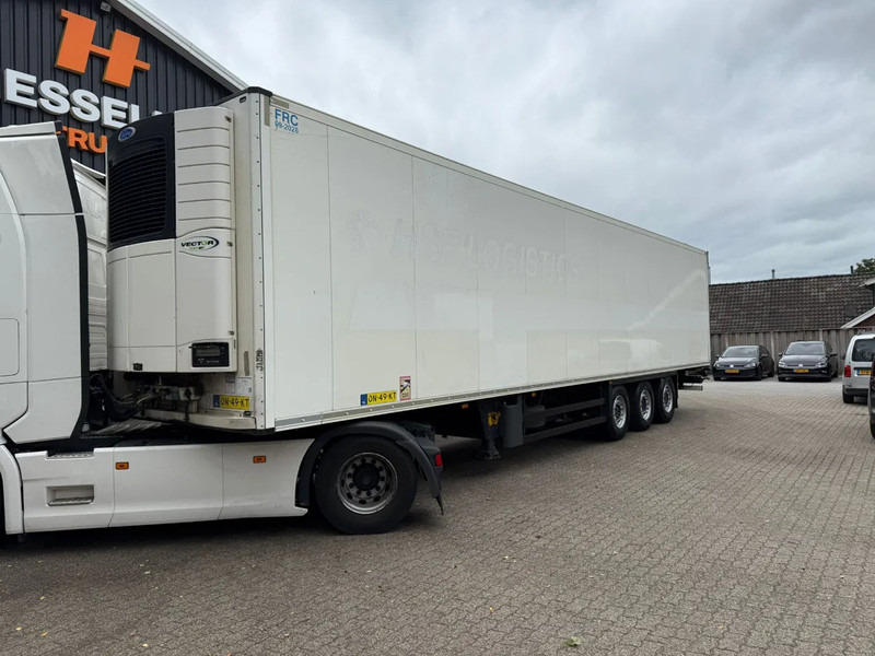 Schmitz Cargobull SKO 24 5x Meatrails Rohrbahnen Fleisch Carrier Vector 1950MT let op!! vol vleeshaken en 2 reservewielen - Gjysmë rimorkio izotermike: foto 1 Schmitz Cargobull SKO 24 5x Meatrails Rohrbahnen Fleisch Carrier Vector 1950MT let op!! vol vleeshaken en 2 reservewielen - Gjysmë rimorkio izotermike: foto 1