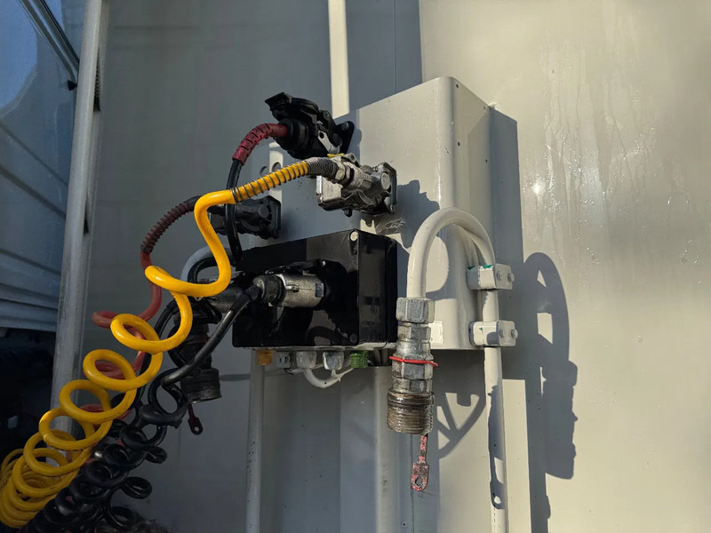 Gjysmë rimorkio me bazament të lëvizshëm kraker CF 200 92m3 Agrar Steering axle / Lenkachse Hogedrukreiniger: foto 10