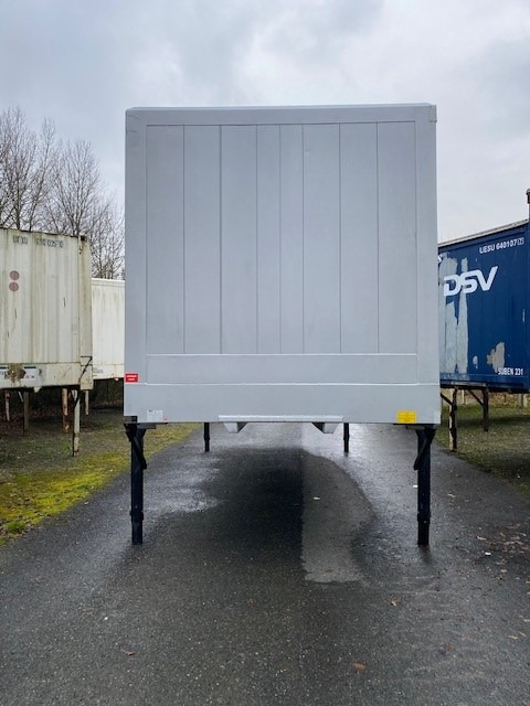 Krone BDF-System 7.450 mm lang, LACK NEU in weißaluminium - Karroceri - vagonetë e ndërrueshme: foto 4 Krone BDF-System 7.450 mm lang, LACK NEU in weißaluminium - Karroceri - vagonetë e ndërrueshme: foto 4