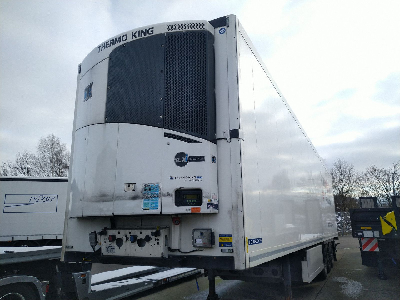 Krone SDR27eL4-MT Blumen BiTemp TK SLXi Double Rolltor - Gjysmë rimorkio me vagonetë të mbyllur: foto 4 Krone SDR27eL4-MT Blumen BiTemp TK SLXi Double Rolltor - Gjysmë rimorkio me vagonetë të mbyllur: foto 4