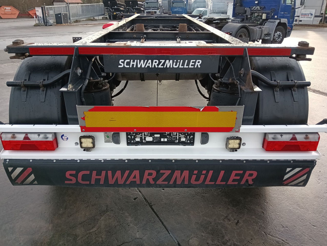 Schwarzmüller 2-A BDF 1,22/1,32 ALCOA Alufelgen ADR 120tkm TÜV Schwarzmüller 2-A BDF 1,22/1,32 ALCOA Alufelgen ADR 120tkm TÜV - Transportjer kontejnerësh/ Rimorkio me karroceri të çmontueshme: foto 1 Schwarzmüller 2-A BDF 1,22/1,32 ALCOA Alufelgen ADR 120tkm TÜV Schwarzmüller 2-A BDF 1,22/1,32 ALCOA Alufelgen ADR 120tkm TÜV - Transportjer kontejnerësh/ Rimorkio me karroceri të çmontueshme: foto 1