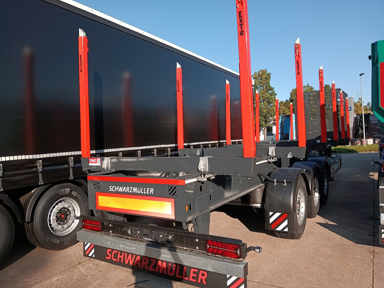 Schwarzmüller 3-A Rungensattel 6xExte144S 5560kg NEU sofort Schwarzmüller 3-A Rungensattel 6xExte144S 5560kg NEU sofort - Gjysem rimorkio për transport druri: foto 4 Schwarzmüller 3-A Rungensattel 6xExte144S 5560kg NEU sofort Schwarzmüller 3-A Rungensattel 6xExte144S 5560kg NEU sofort - Gjysem rimorkio për transport druri: foto 4