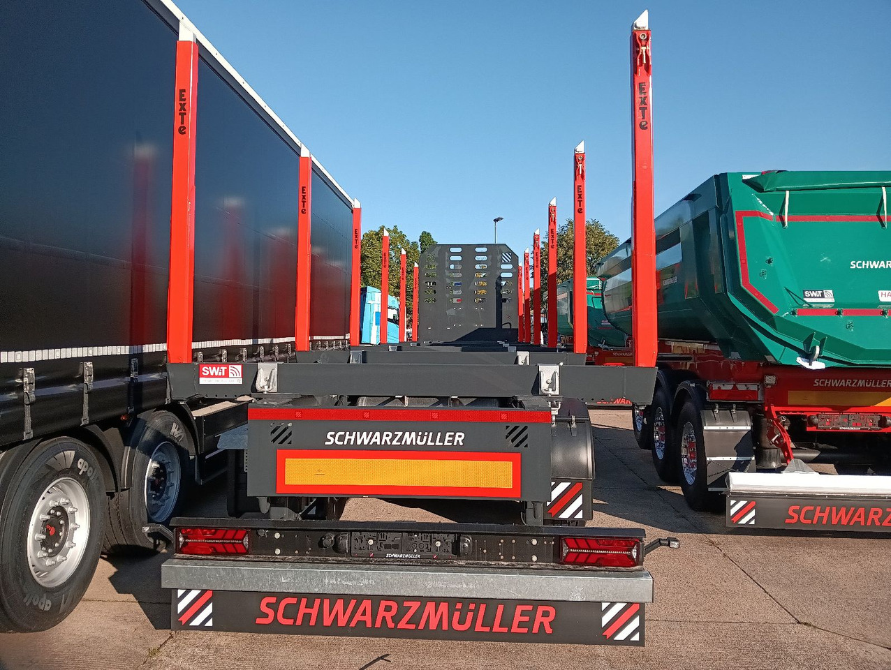 Schwarzmüller 3-A Rungensattel 6xExte144S 5560kg NEU sofort Schwarzmüller 3-A Rungensattel 6xExte144S 5560kg NEU sofort - Gjysem rimorkio për transport druri: foto 1 Schwarzmüller 3-A Rungensattel 6xExte144S 5560kg NEU sofort Schwarzmüller 3-A Rungensattel 6xExte144S 5560kg NEU sofort - Gjysem rimorkio për transport druri: foto 1