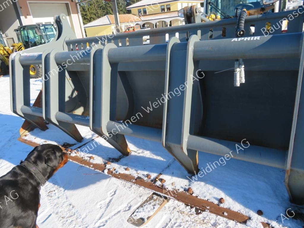 Liebherr Greifschaufel - Fadrom me goma: foto 3 Liebherr Greifschaufel - Fadrom me goma: foto 3