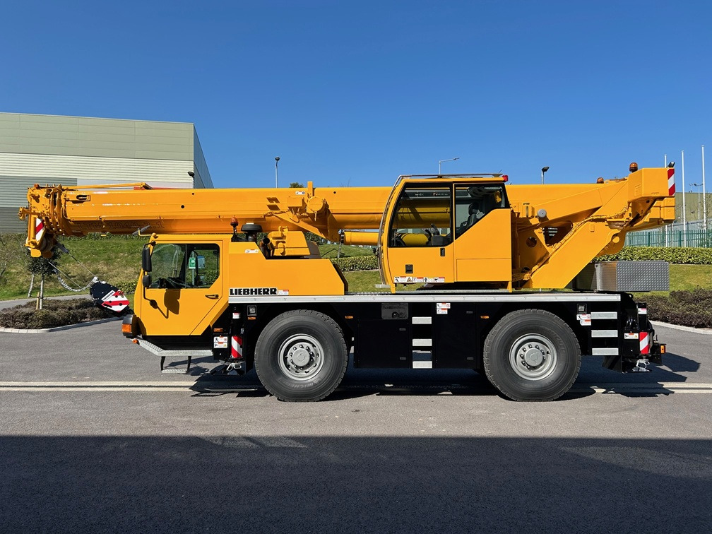 LIEBHERR LTM1040-2.1 - Excellent Condition - Vinç për të gjitha terrenet: foto 2 LIEBHERR LTM1040-2.1 - Excellent Condition - Vinç për të gjitha terrenet: foto 2