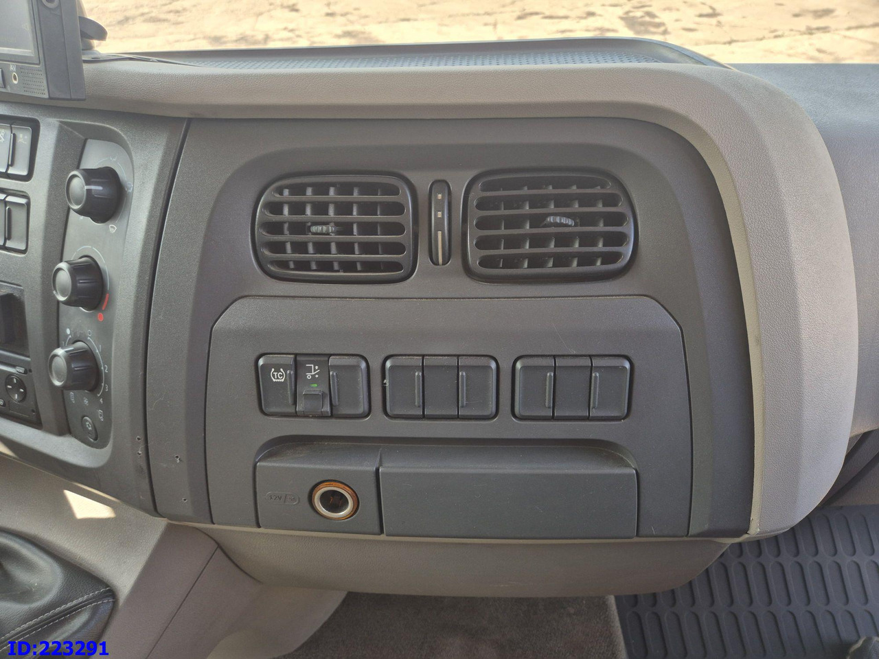 Kamion vagonetë DAF LF 180 FA - Euro6 - Manual: foto 19