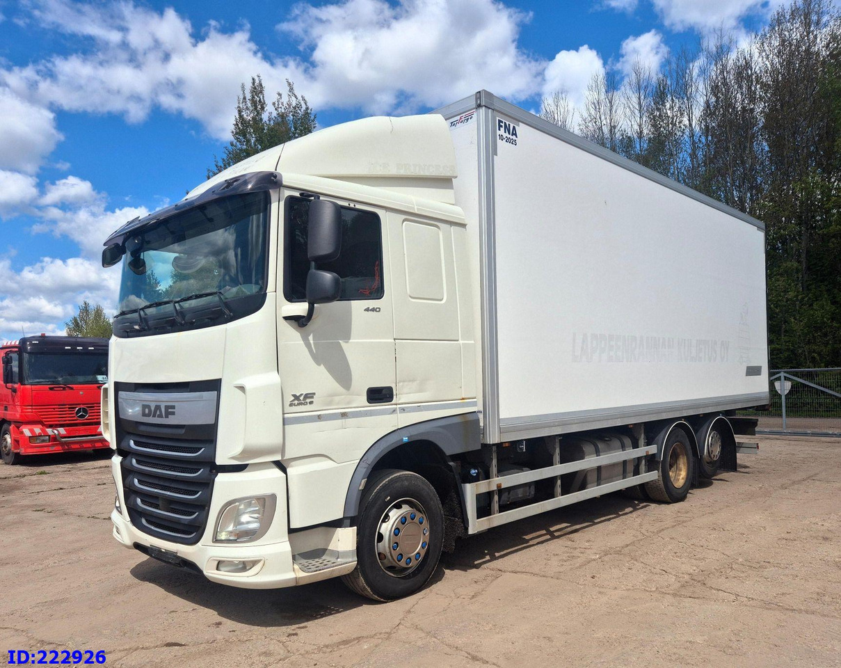 DAF XF 106 440 FAR 6x2 Euro6 - Kamion izotermik: foto 4 DAF XF 106 440 FAR 6x2 Euro6 - Kamion izotermik: foto 4