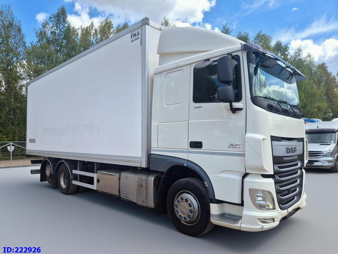 DAF XF 106 440 FAR 6x2 Euro6 - Kamion izotermik: foto 4 DAF XF 106 440 FAR 6x2 Euro6 - Kamion izotermik: foto 4