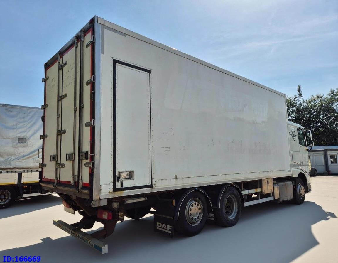 DAF XF 106.460 FAR 6X2 Euro6 - Kamion frigorifer: foto 5 DAF XF 106.460 FAR 6X2 Euro6 - Kamion frigorifer: foto 5