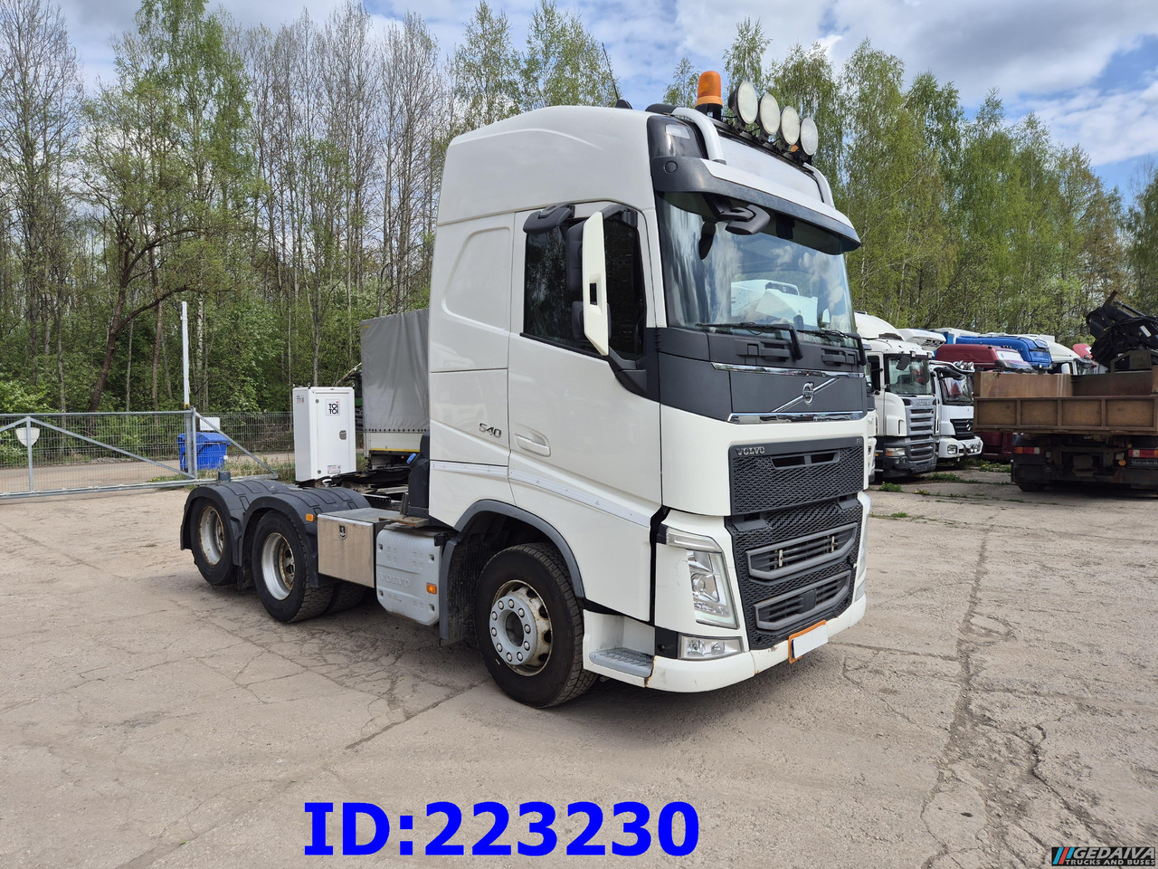 VOLVO FH13 540HP 6x2 (10 tyre) - Gjysmë-kamion: foto 4 VOLVO FH13 540HP 6x2 (10 tyre) - Gjysmë-kamion: foto 4
