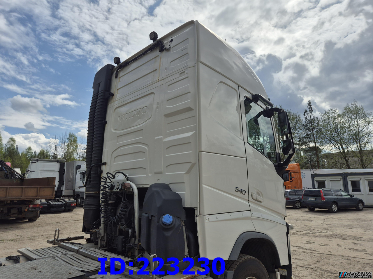 VOLVO FH13 540HP 6x2 (10 tyre) - Gjysmë-kamion: foto 5 VOLVO FH13 540HP 6x2 (10 tyre) - Gjysmë-kamion: foto 5