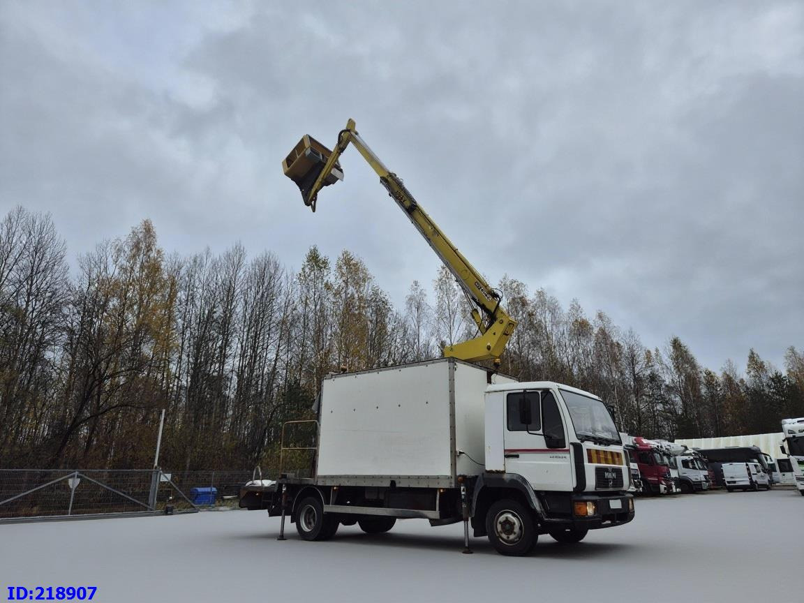 MAN LE 220C + Sky King 179TV - Platformë ajrore e montuar në kamion, Mjet bujqësor/ Special: foto 1 MAN LE 220C + Sky King 179TV - Platformë ajrore e montuar në kamion, Mjet bujqësor/ Special: foto 1