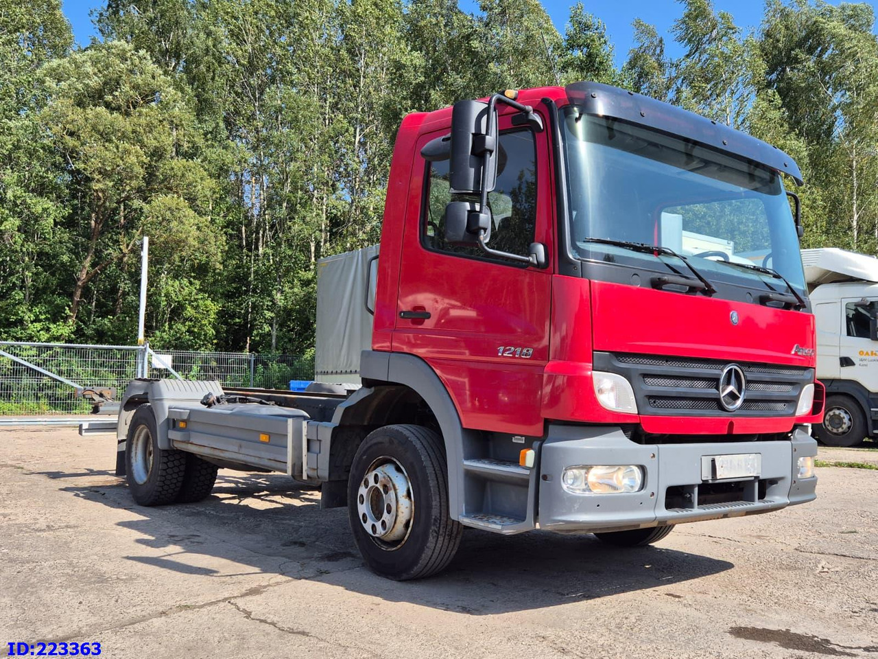 MERCEDES-BENZ Atego 1218 - Full steel - Manual (3 seats) - Kamion kabinë-shasi: foto 2 MERCEDES-BENZ Atego 1218 - Full steel - Manual (3 seats) - Kamion kabinë-shasi: foto 2