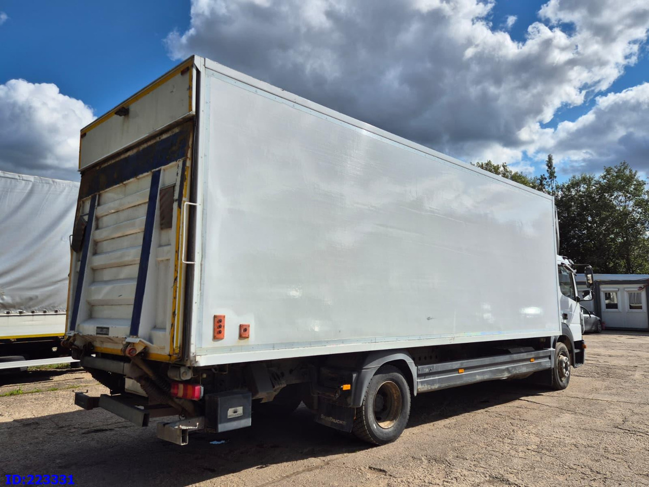 MERCEDES-BENZ Atego 1221 Euro6 (Open side box) - Kamion izotermik: foto 5 MERCEDES-BENZ Atego 1221 Euro6 (Open side box) - Kamion izotermik: foto 5