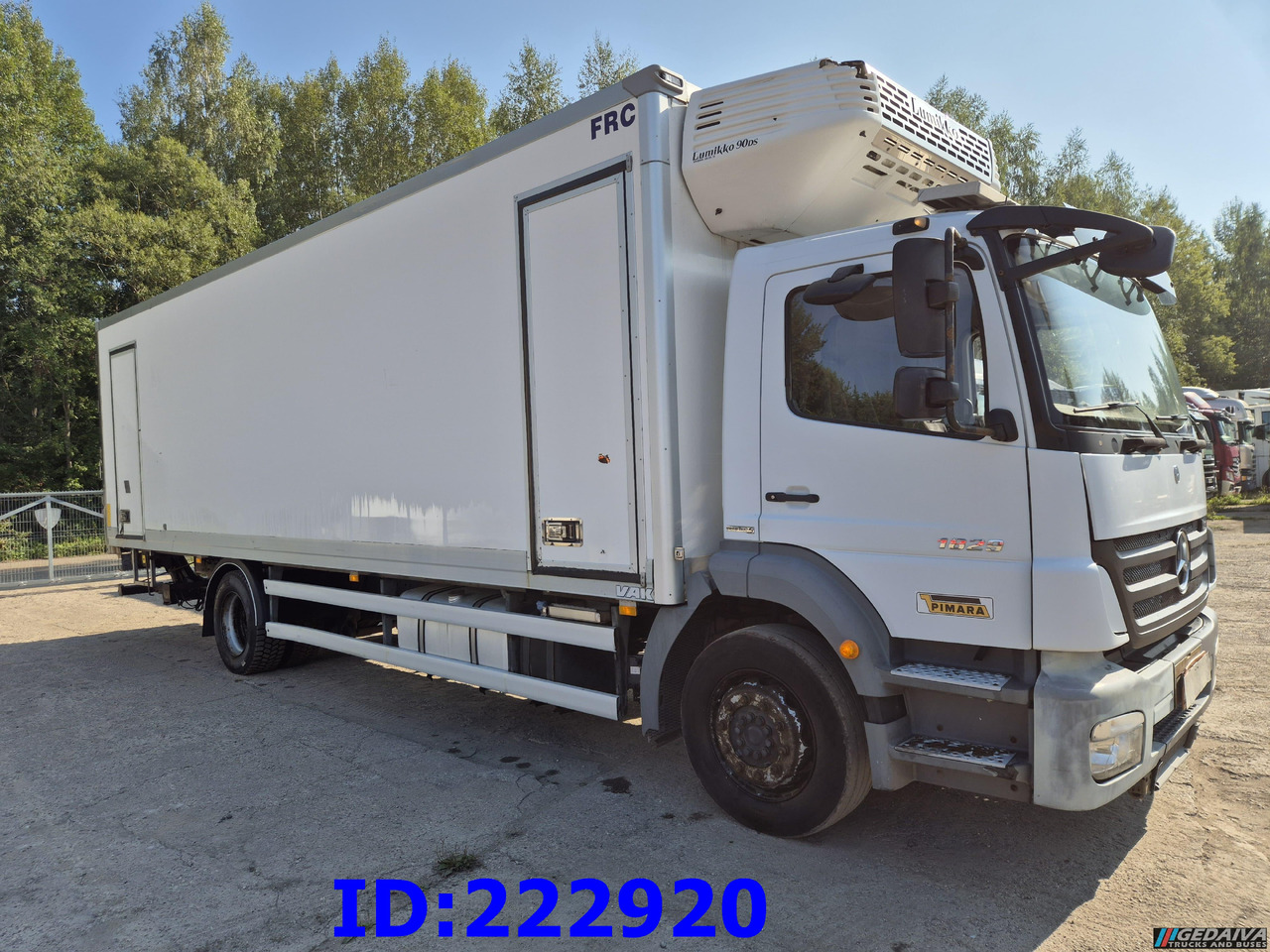 MERCEDES-BENZ Axor 1829 Manual + Tail lift - Kamion frigorifer: foto 4 MERCEDES-BENZ Axor 1829 Manual + Tail lift - Kamion frigorifer: foto 4