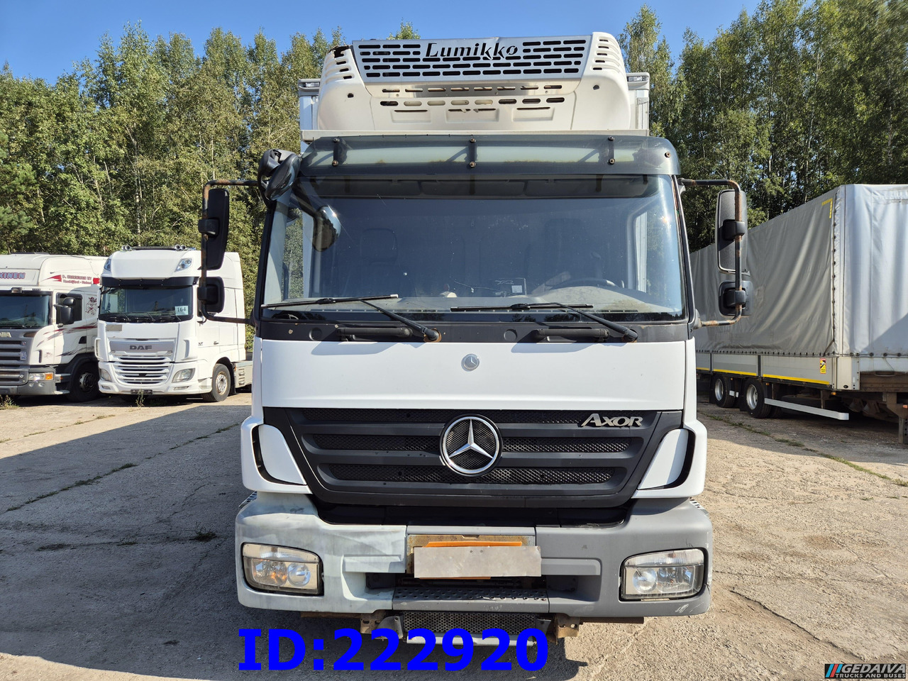 MERCEDES-BENZ Axor 1829 Manual + Tail lift - Kamion frigorifer: foto 2 MERCEDES-BENZ Axor 1829 Manual + Tail lift - Kamion frigorifer: foto 2