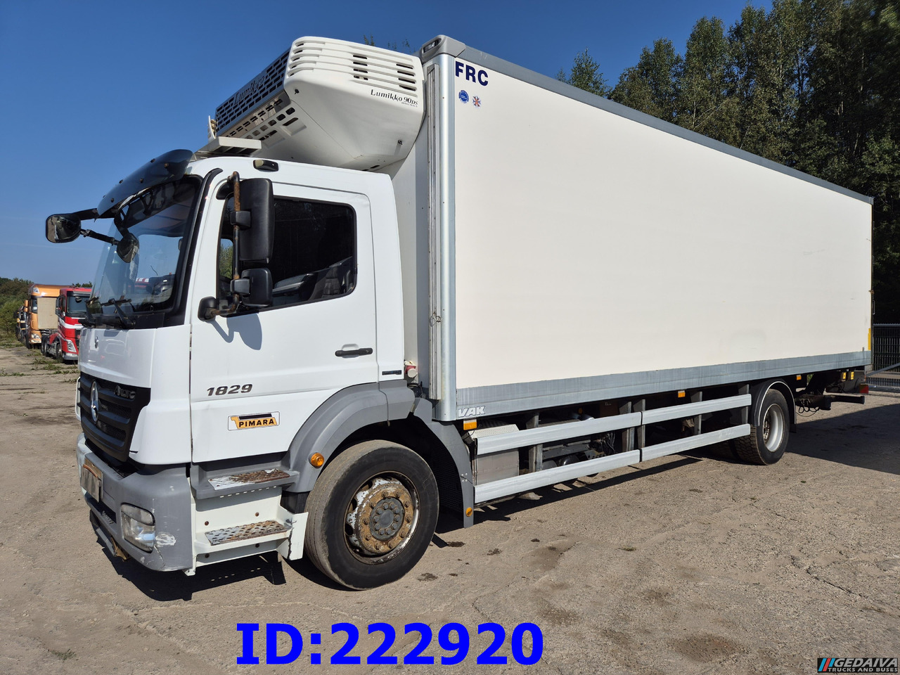 MERCEDES-BENZ Axor 1829 Manual + Tail lift - Kamion frigorifer: foto 1 MERCEDES-BENZ Axor 1829 Manual + Tail lift - Kamion frigorifer: foto 1