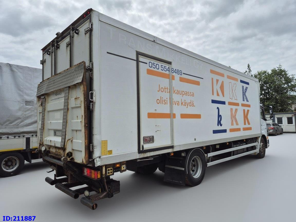 MERCEDES-BENZ Axor 1833 - Manual - Kamion frigorifer: foto 5 MERCEDES-BENZ Axor 1833 - Manual - Kamion frigorifer: foto 5