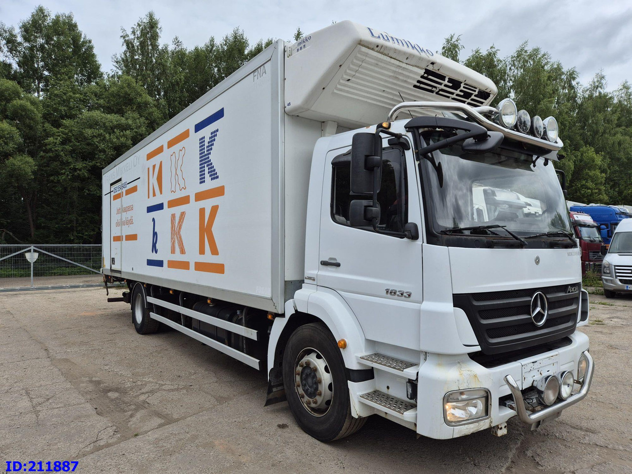 MERCEDES-BENZ Axor 1833 - Manual - Kamion frigorifer: foto 4 MERCEDES-BENZ Axor 1833 - Manual - Kamion frigorifer: foto 4