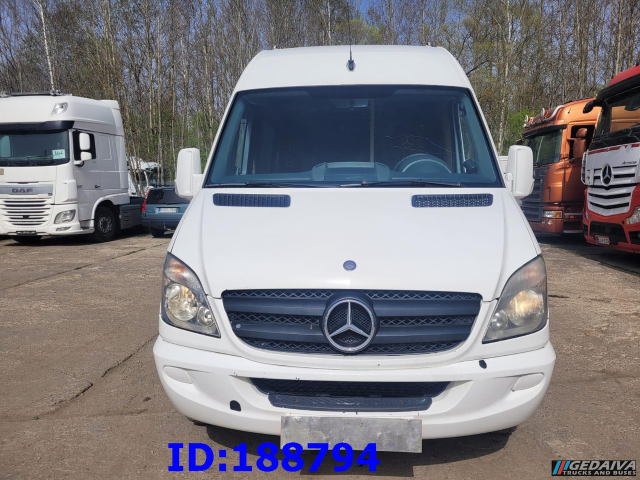 MERCEDES-BENZ Sprinter 518 - Kasten VIP - 20 Seater - Autobus urban: foto 2 MERCEDES-BENZ Sprinter 518 - Kasten VIP - 20 Seater - Autobus urban: foto 2