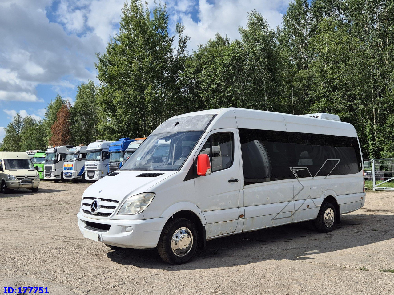 MERCEDES-BENZ Sprinter 518 - VIP - 17-seater - Autobus urban: foto 1 MERCEDES-BENZ Sprinter 518 - VIP - 17-seater - Autobus urban: foto 1