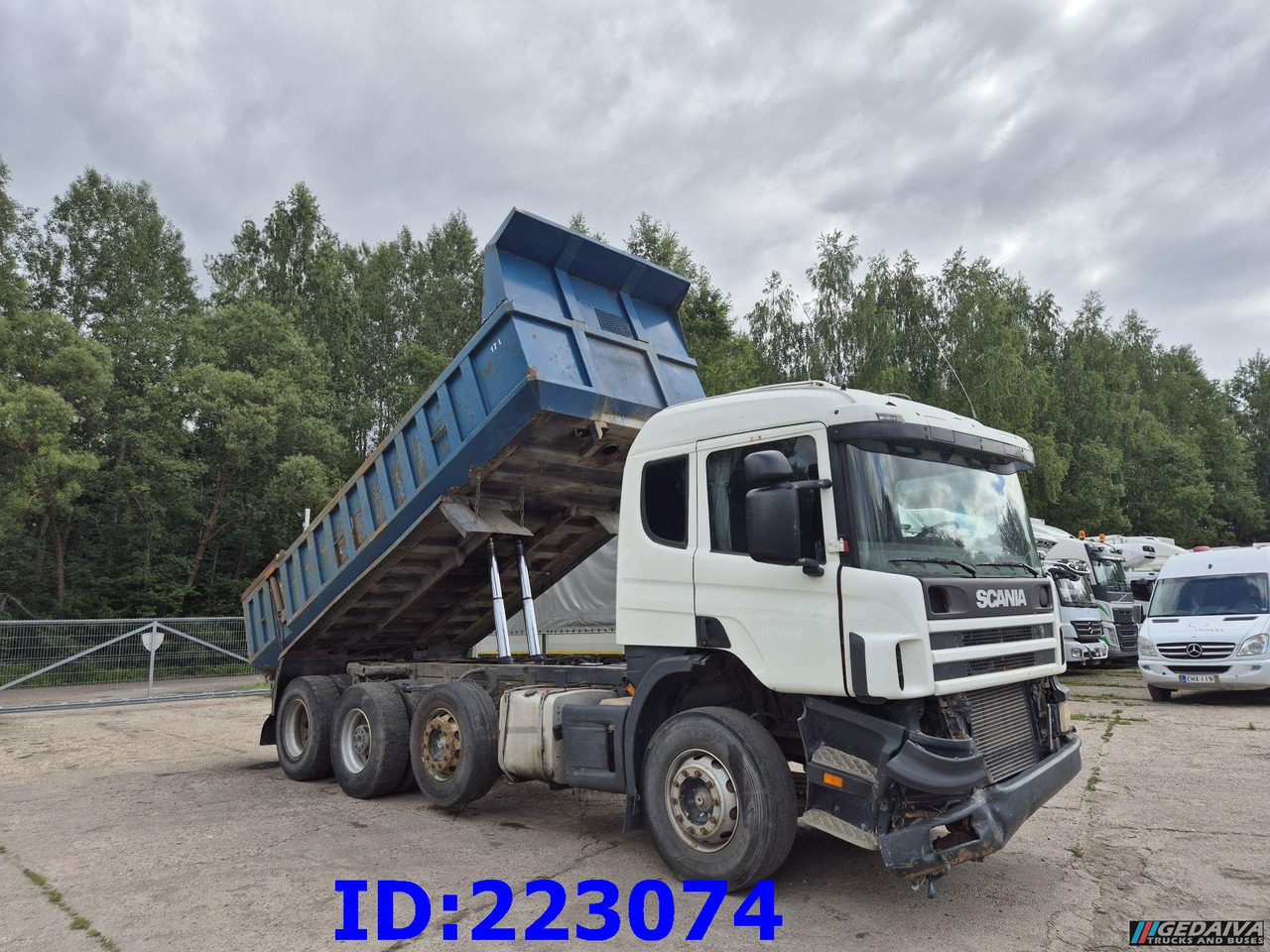 SCANIA 124 8x2 - Manual - Full steel - Kamion vetëshkarkues: foto 4 SCANIA 124 8x2 - Manual - Full steel - Kamion vetëshkarkues: foto 4