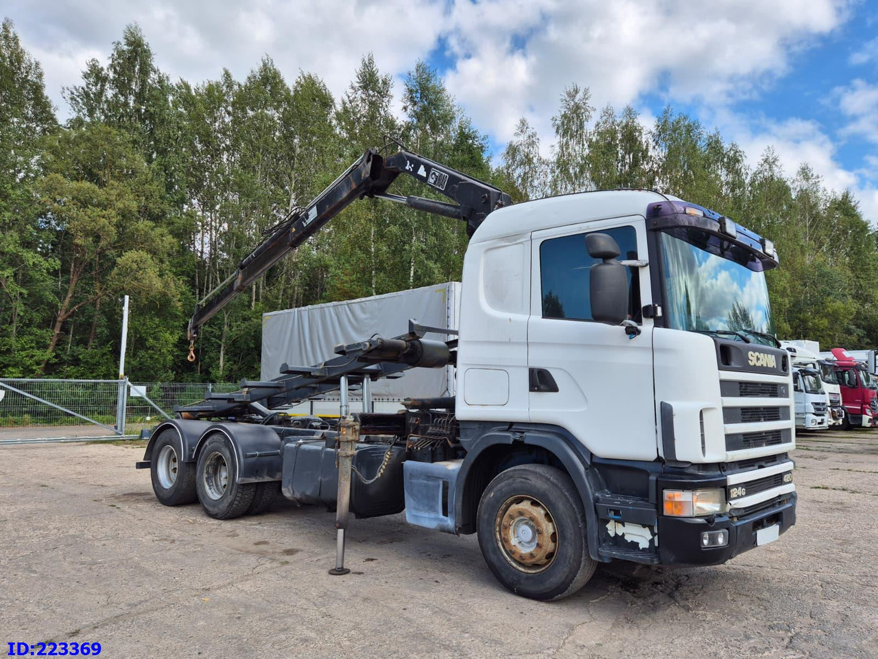 SCANIA R124 420 + Crane HIAB 140AW - Kamion vetëshkarkues: foto 4 SCANIA R124 420 + Crane HIAB 140AW - Kamion vetëshkarkues: foto 4