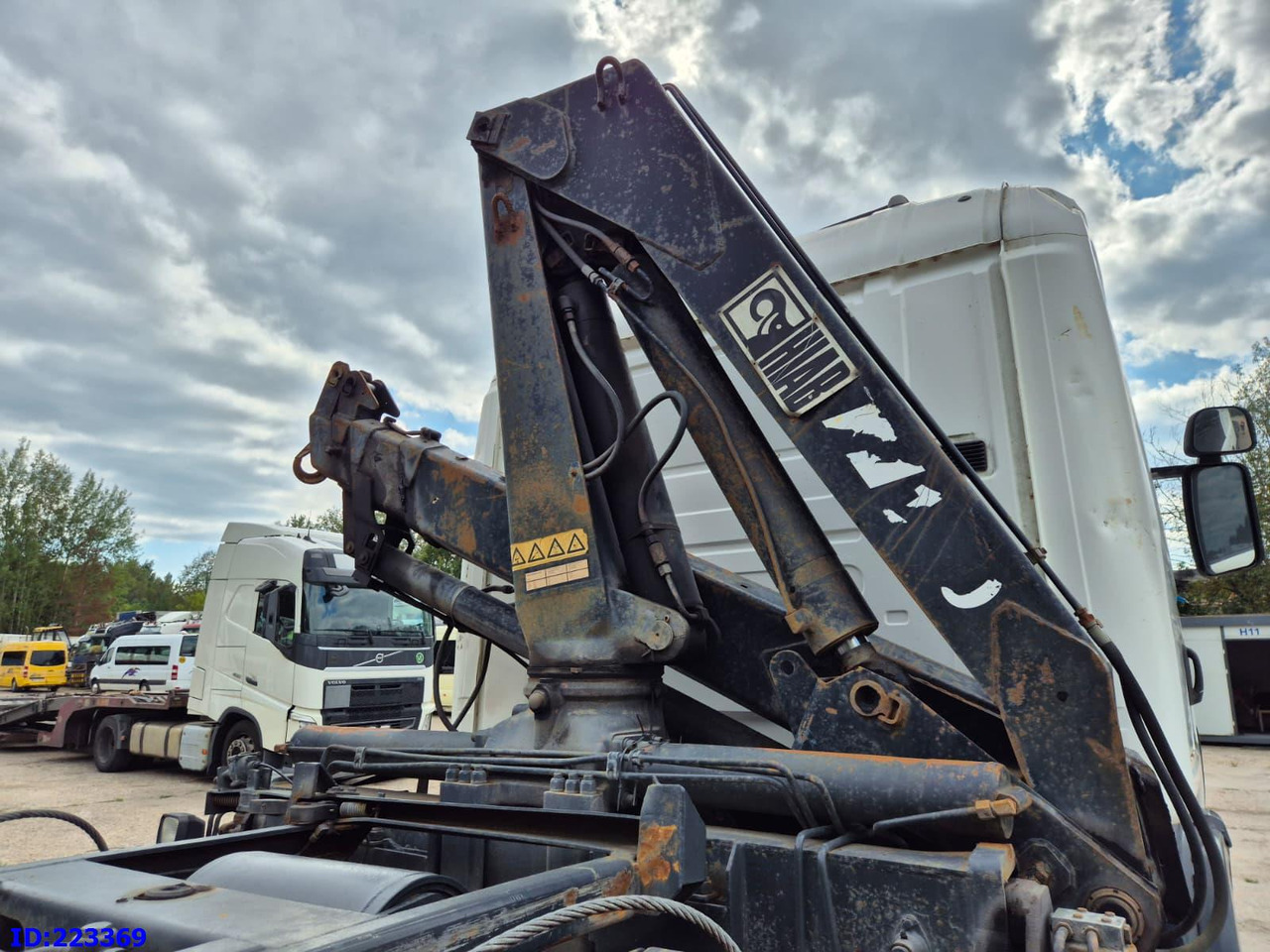 SCANIA R124 420 + Crane HIAB 140AW - Kamion vetëshkarkues: foto 5 SCANIA R124 420 + Crane HIAB 140AW - Kamion vetëshkarkues: foto 5