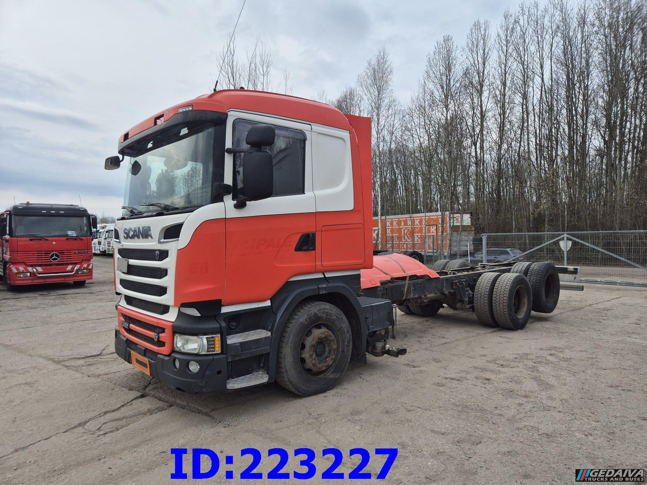 SCANIA R520 6X2 Euro6 - Kamion kabinë-shasi: foto 1 SCANIA R520 6X2 Euro6 - Kamion kabinë-shasi: foto 1