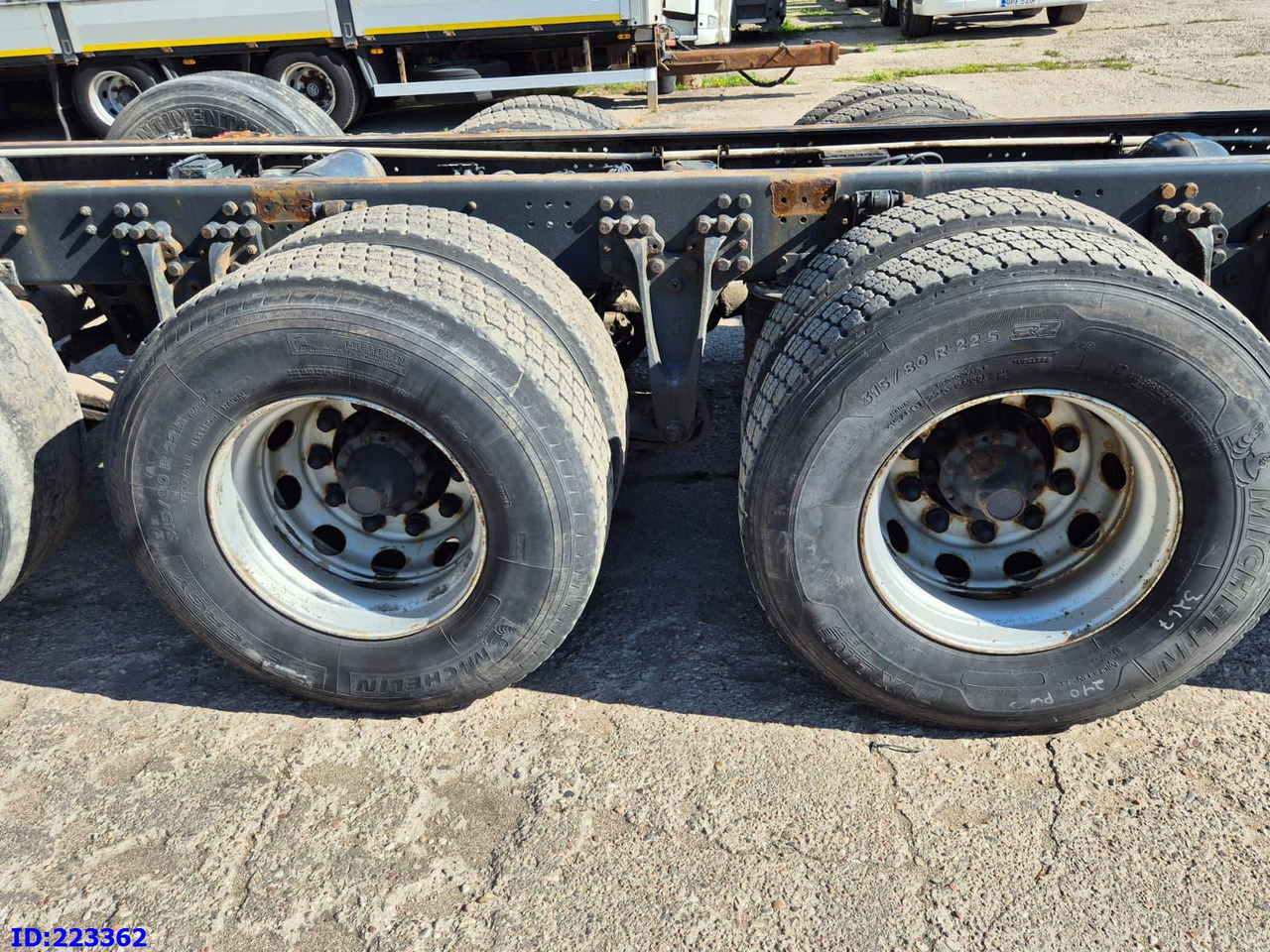 SCANIA R580 8x4 Euro6 Retarder - Kamion kabinë-shasi: foto 5 SCANIA R580 8x4 Euro6 Retarder - Kamion kabinë-shasi: foto 5