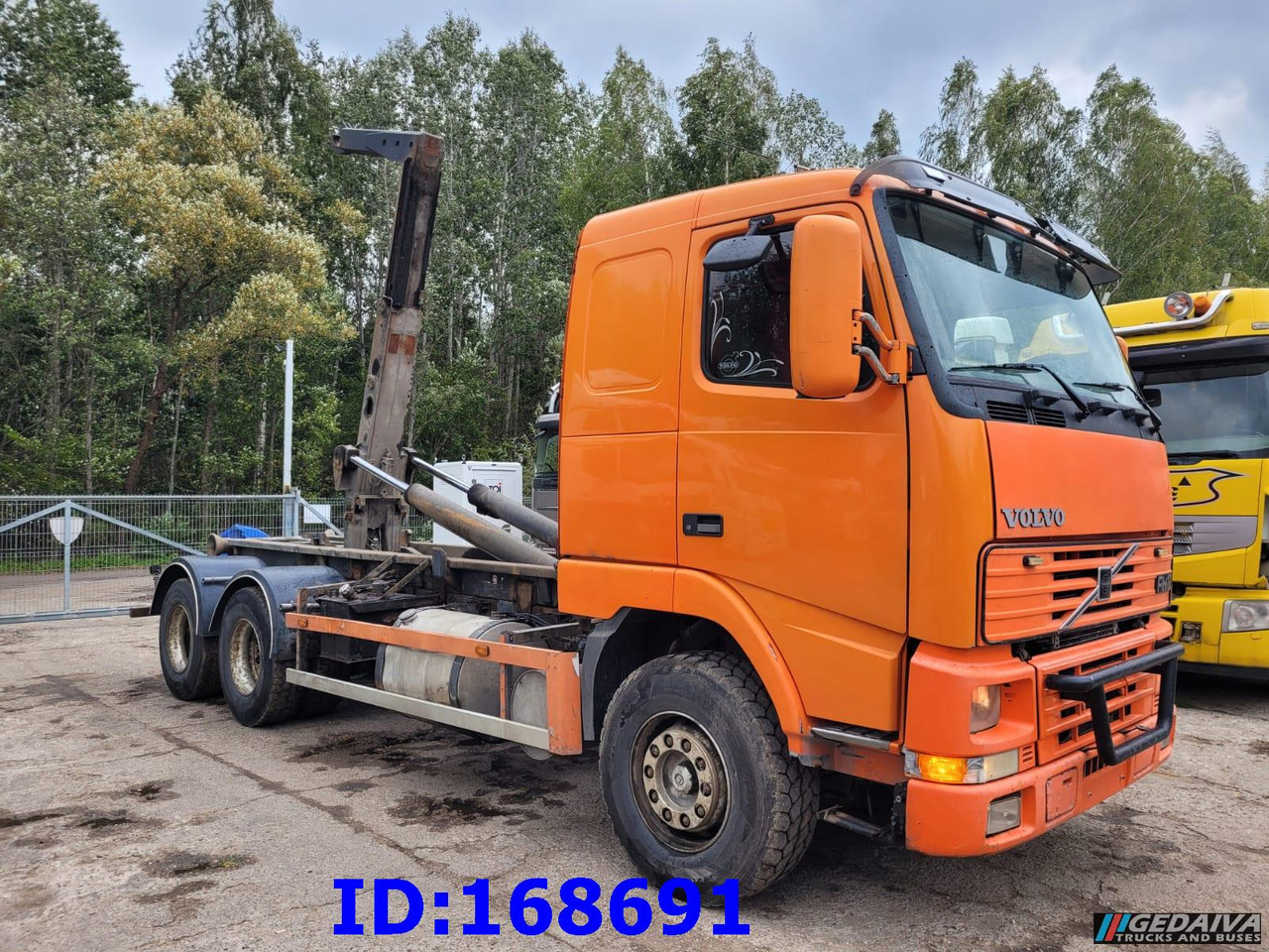 VOLVO FH12 380HP 6x2 10tyre Hook Tipper - Kamion vetëngarkues: foto 4 VOLVO FH12 380HP 6x2 10tyre Hook Tipper - Kamion vetëngarkues: foto 4
