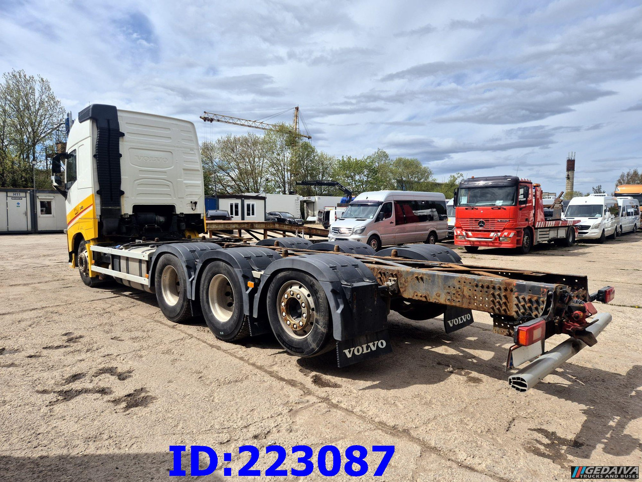 VOLVO FH13 540HP 8x4 Lifting axle - Kamion kabinë-shasi: foto 2 VOLVO FH13 540HP 8x4 Lifting axle - Kamion kabinë-shasi: foto 2