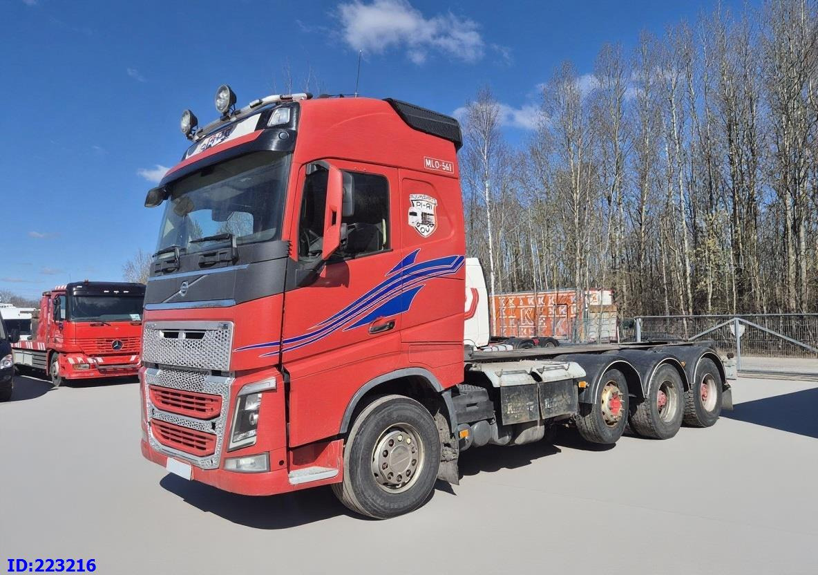 VOLVO FH16 700HP 8X4 Big axle - Kamion kabinë-shasi: foto 1 VOLVO FH16 700HP 8X4 Big axle - Kamion kabinë-shasi: foto 1