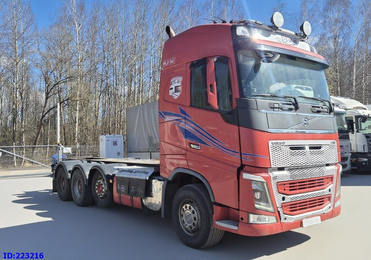 VOLVO FH16 700HP 8X4 Big axle - Kamion kabinë-shasi: foto 4 VOLVO FH16 700HP 8X4 Big axle - Kamion kabinë-shasi: foto 4