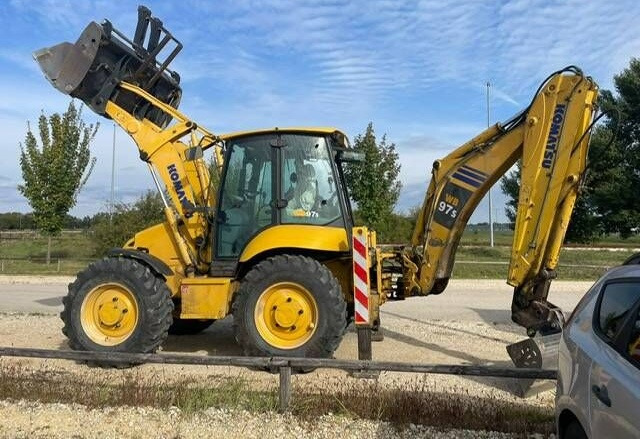 Komatsu WB 97 S - Fadromë me shkarkim nga prapa: foto 5 Komatsu WB 97 S - Fadromë me shkarkim nga prapa: foto 5