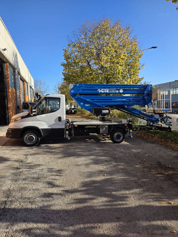 CTE ZED 25 - Platformë ajrore e montuar në kamion: foto 1 CTE ZED 25 - Platformë ajrore e montuar në kamion: foto 1