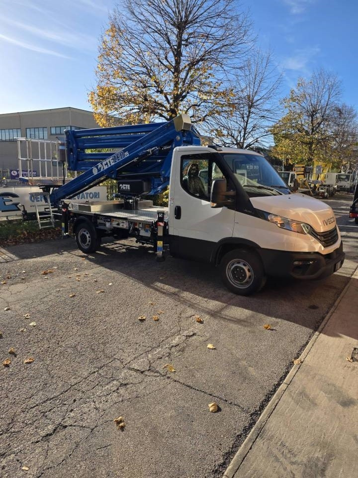 CTE ZED 25 - Platformë ajrore e montuar në kamion: foto 3 CTE ZED 25 - Platformë ajrore e montuar në kamion: foto 3