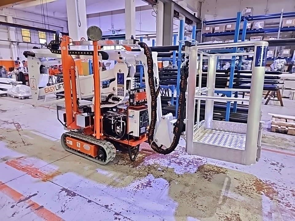 EasyLift R130 - Krah me çernjerë: foto 1 EasyLift R130 - Krah me çernjerë: foto 1