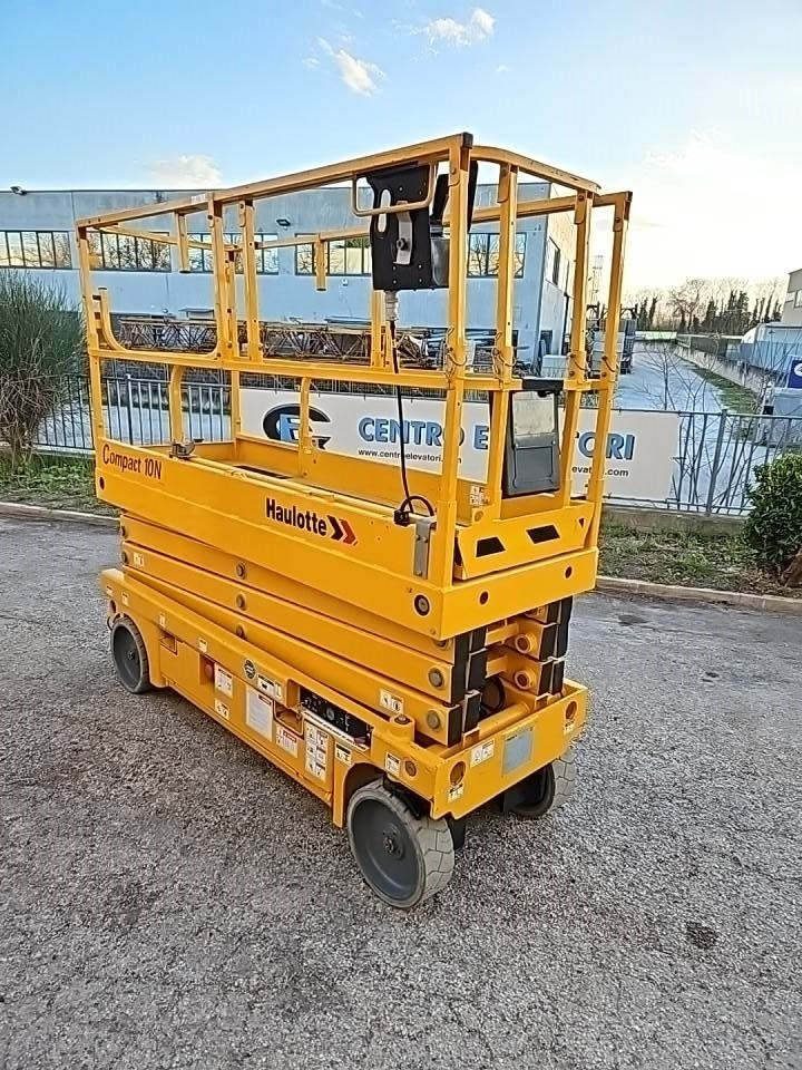 Haulotte Compact 10 N - Ngritës gërshërë: foto 3 Haulotte Compact 10 N - Ngritës gërshërë: foto 3