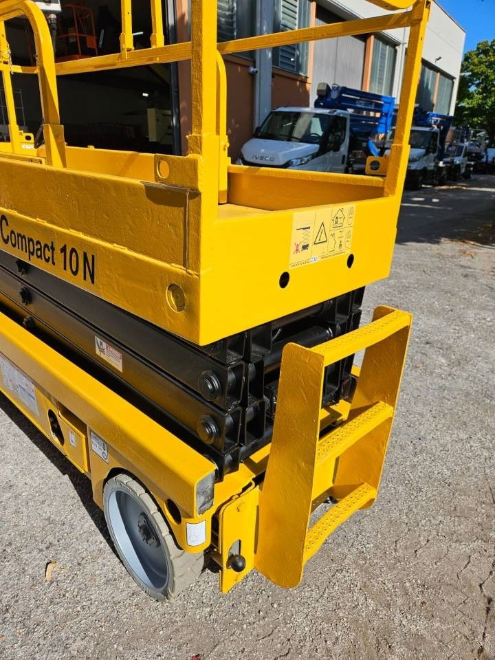 Haulotte Compact 10 N - Ngritës gërshërë: foto 4 Haulotte Compact 10 N - Ngritës gërshërë: foto 4