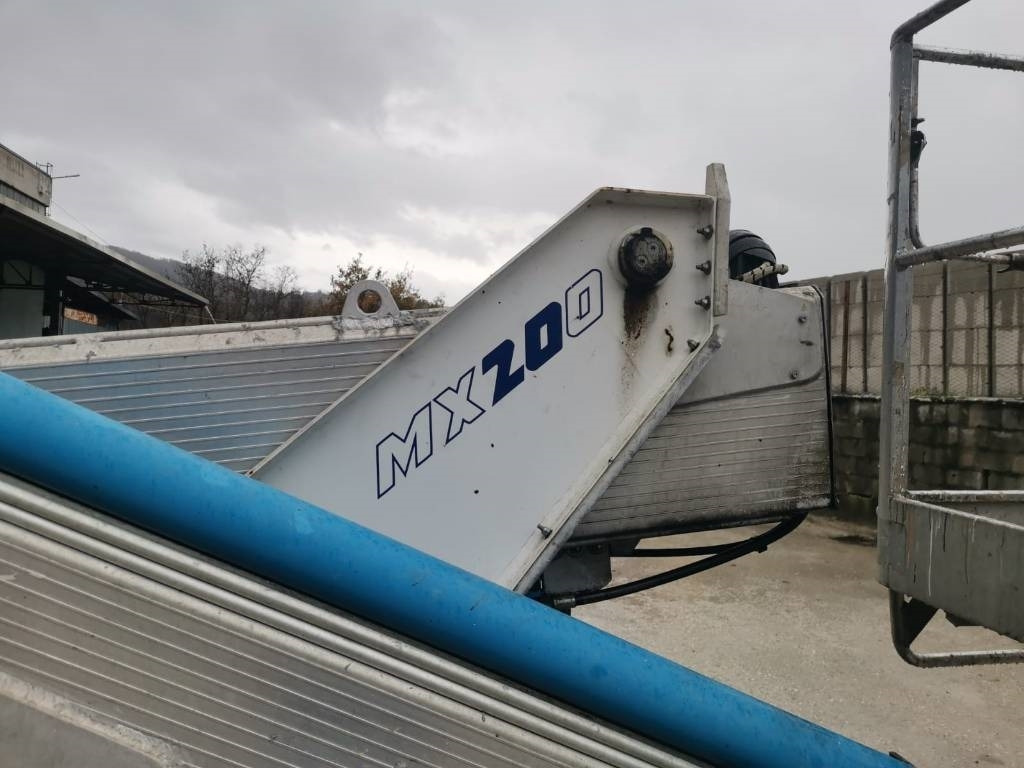 Multitel MX 200 - Platformë ajrore e montuar në kamion: foto 2 Multitel MX 200 - Platformë ajrore e montuar në kamion: foto 2