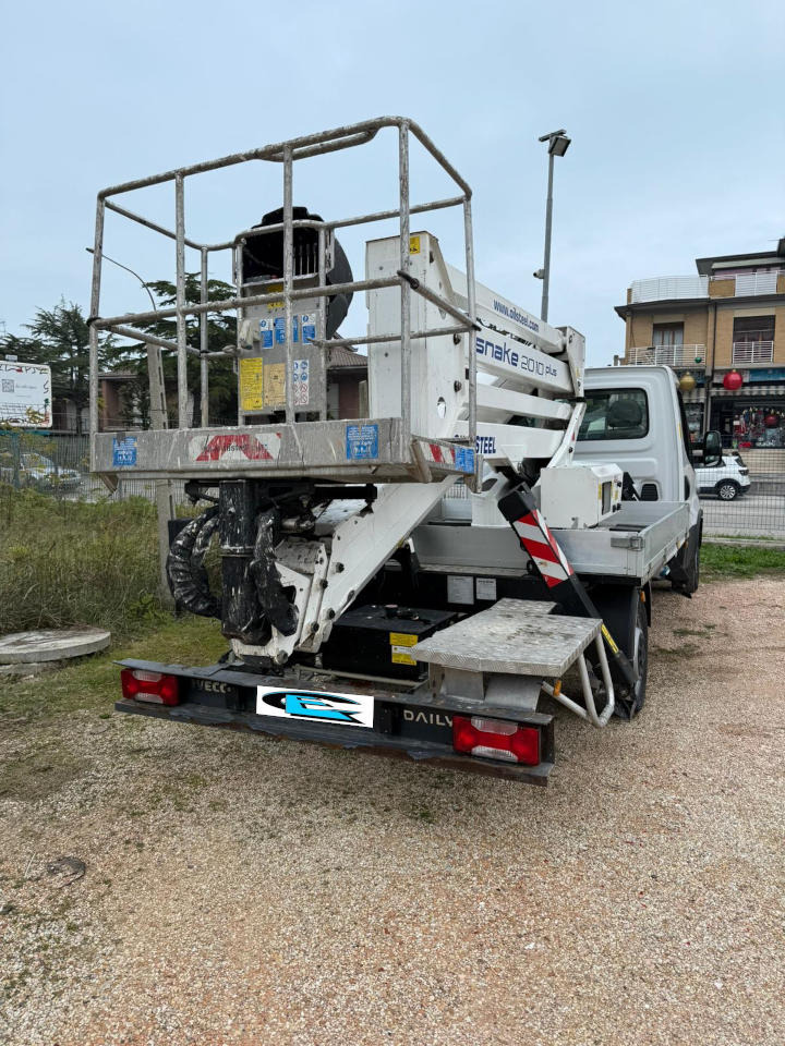 OIL&STEEL 20.10 Plus - Platformë ajrore e montuar në kamion: foto 5 OIL&STEEL 20.10 Plus - Platformë ajrore e montuar në kamion: foto 5