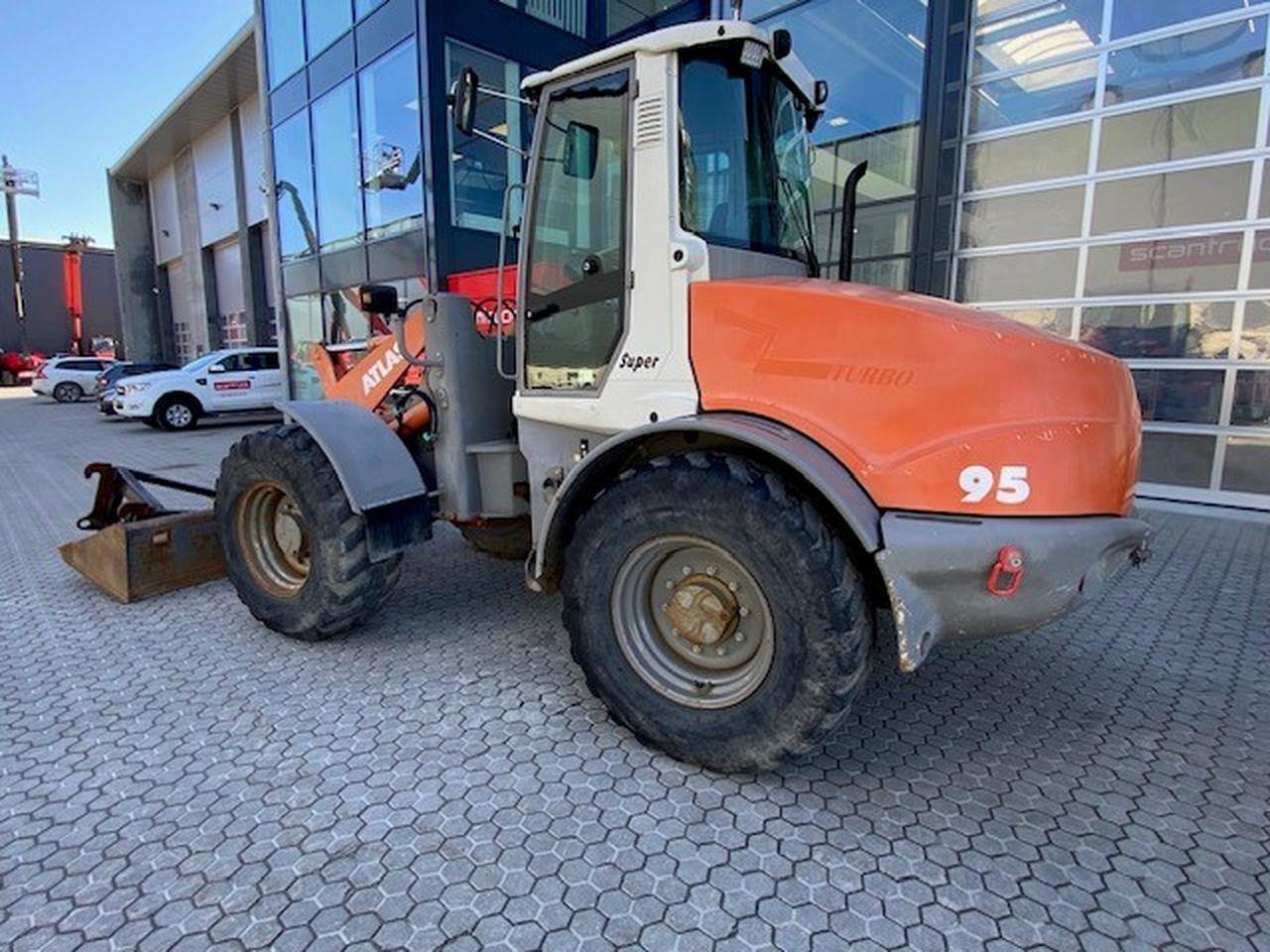 Atlas AR95 - Fadrom me goma: foto 2 Atlas AR95 - Fadrom me goma: foto 2