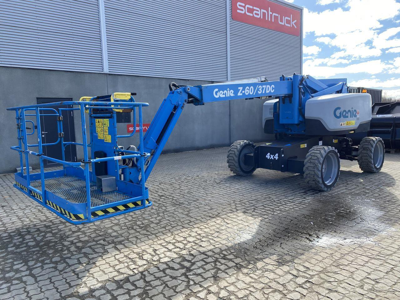 Genie Z60/37 DC - Krah me çernjerë: foto 1 Genie Z60/37 DC - Krah me çernjerë: foto 1