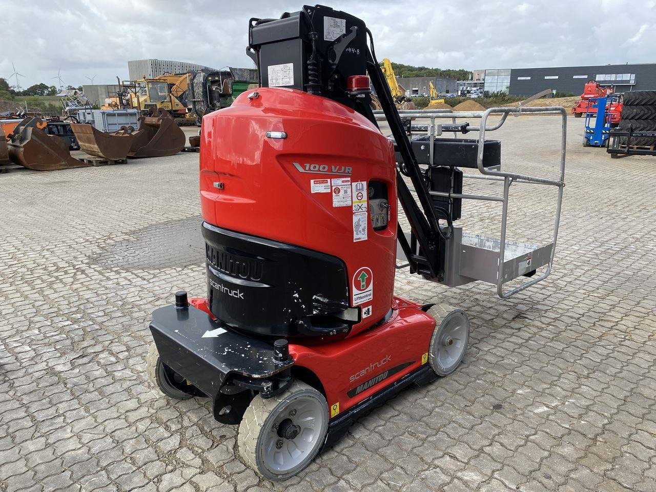 Manitou 100VJR - Ngritës me direk vertikal: foto 4 Manitou 100VJR - Ngritës me direk vertikal: foto 4