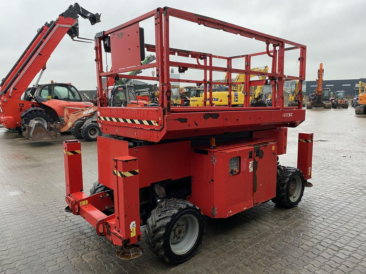 Manitou 120SC - Ngritës gërshërë: foto 4 Manitou 120SC - Ngritës gërshërë: foto 4