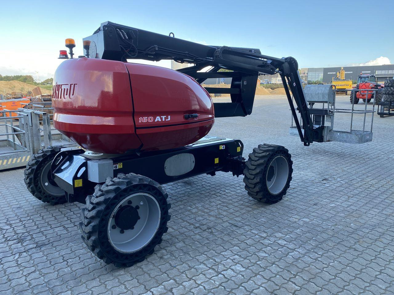 Manitou 160ATJ RC - Krah me çernjerë: foto 4 Manitou 160ATJ RC - Krah me çernjerë: foto 4
