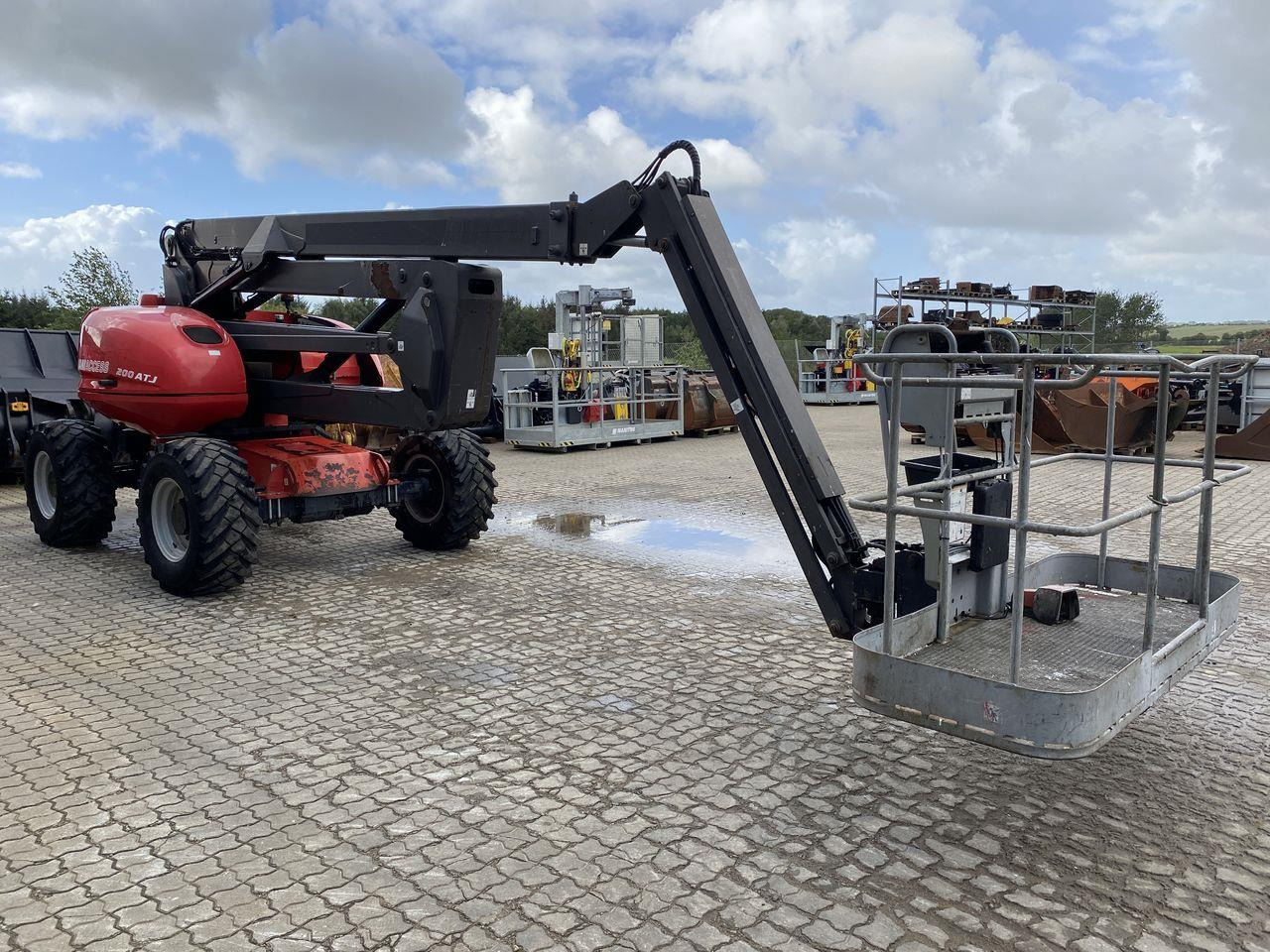 Manitou 200ATJ RC - Krah me çernjerë: foto 5 Manitou 200ATJ RC - Krah me çernjerë: foto 5